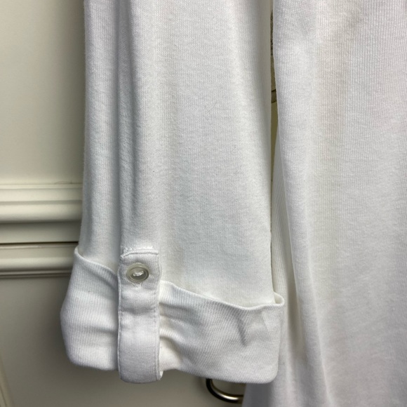 Lace bib faux Henley with 3/4 turn back sleeves - Picture 4 of 8